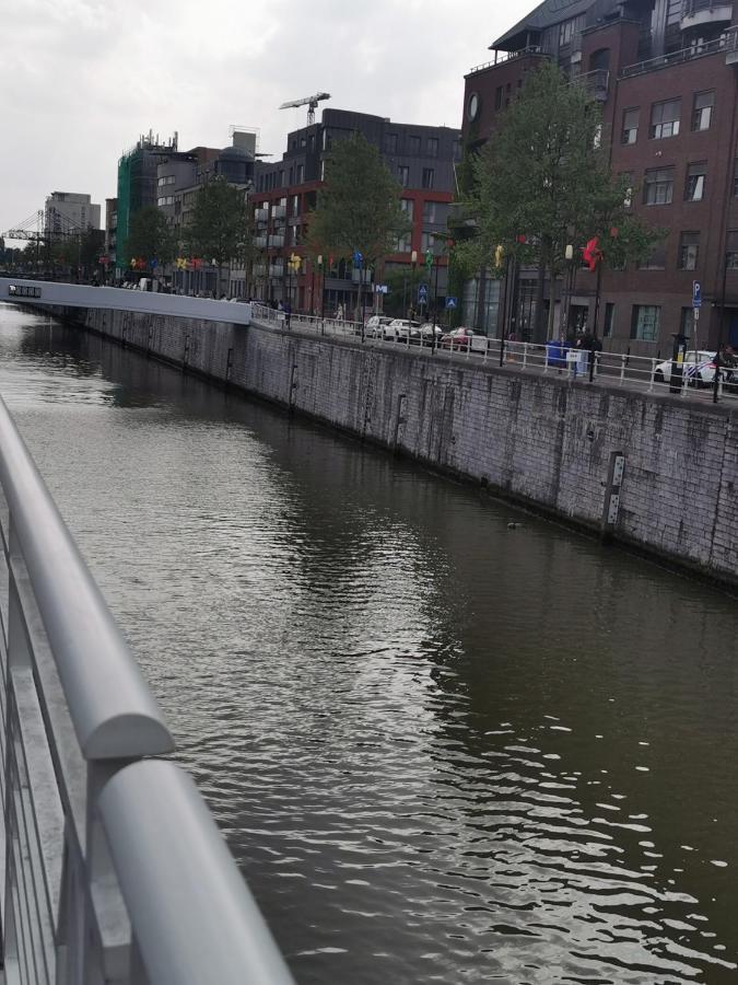 Exclusive Two-Level Apartment With Private Terrace On The Canal Brussels Exterior photo